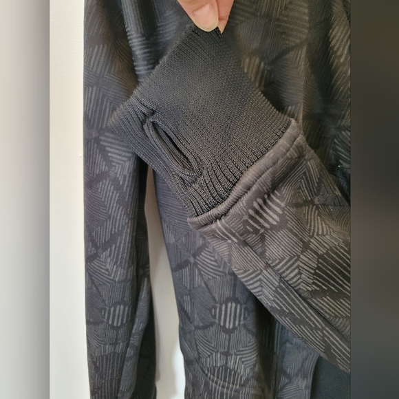 Billabong Zip up jacket. Size Medium. - Picture 3 of 3